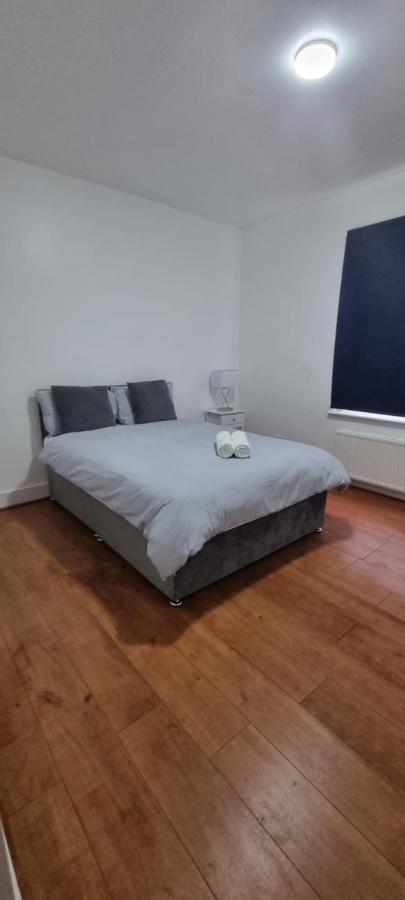 Cricklewood Broadway Guest Home ロンドン エクステリア 写真