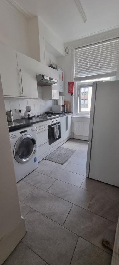 Cricklewood Broadway Guest Home ロンドン エクステリア 写真