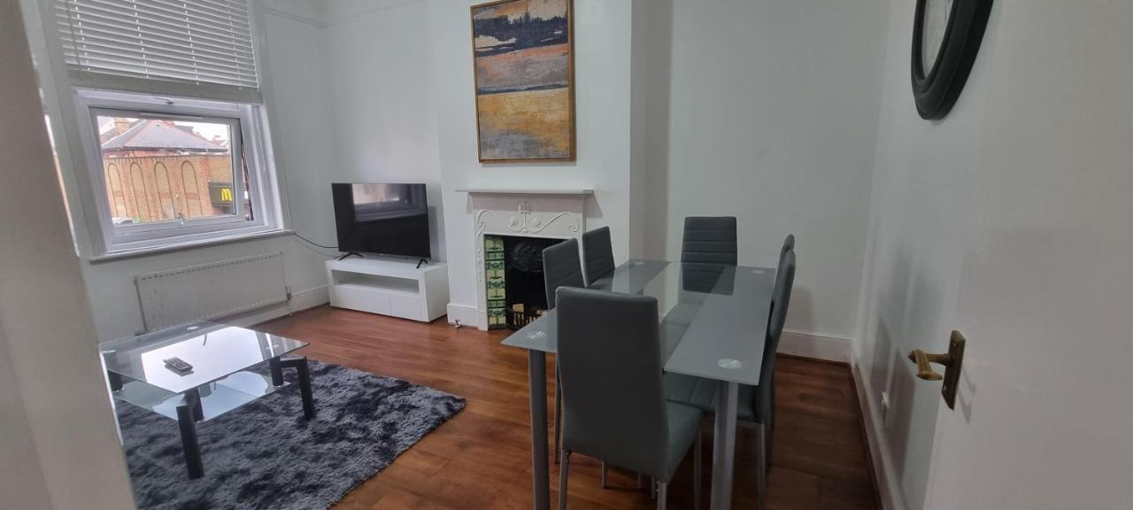 Cricklewood Broadway Guest Home ロンドン エクステリア 写真